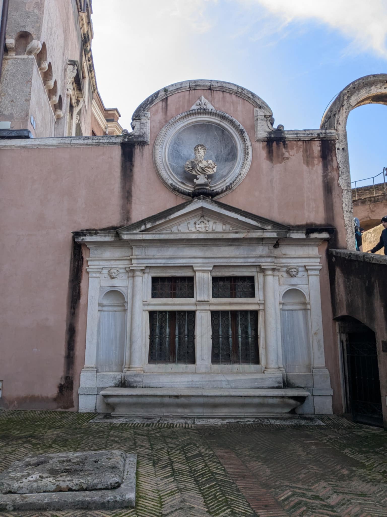 Cour de l'Ange château Saint-Ange