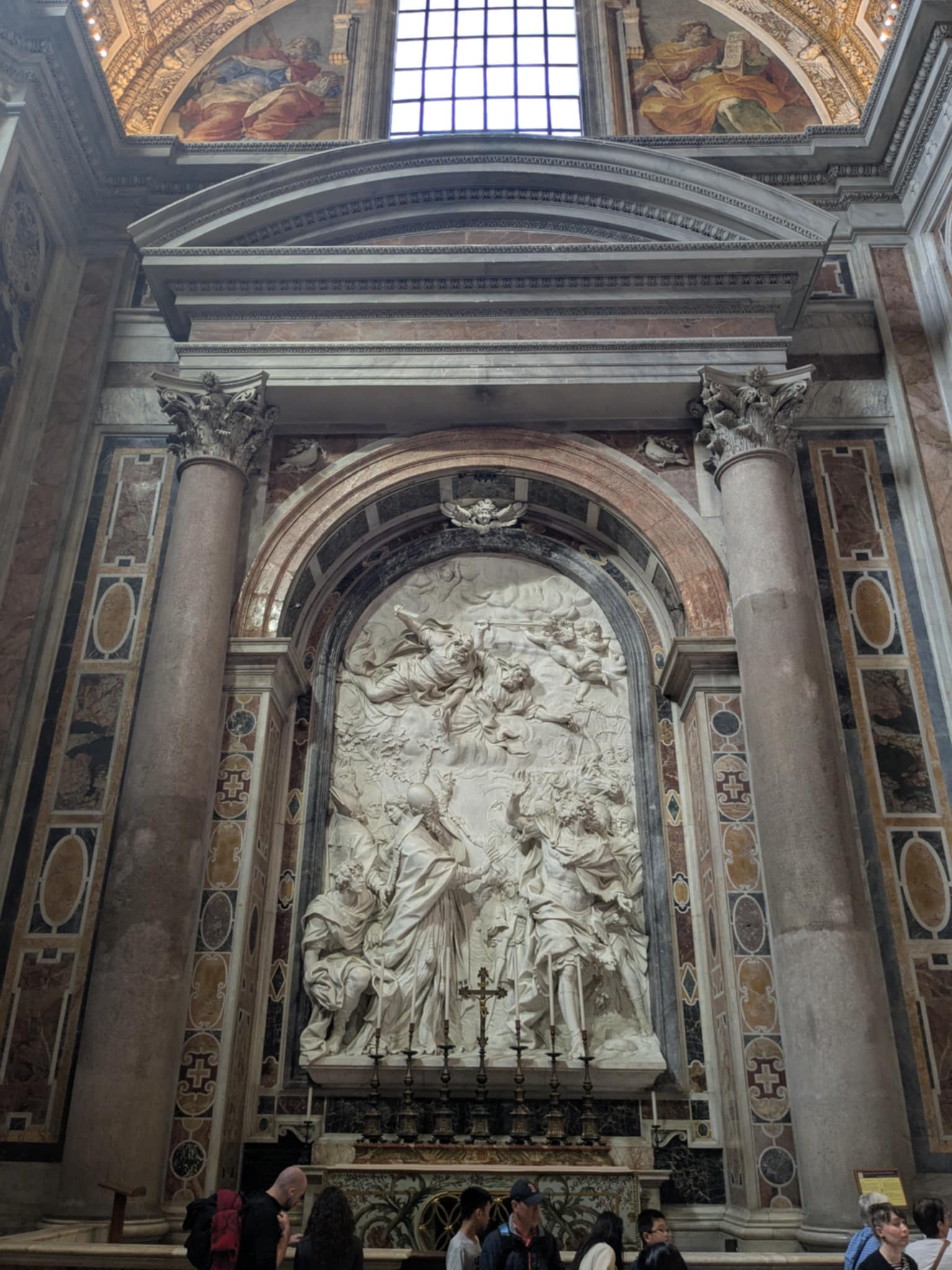 Sculpture murale représentant la rencontre du pape Léon 1er et d'Attila, par Alessandro Algardi