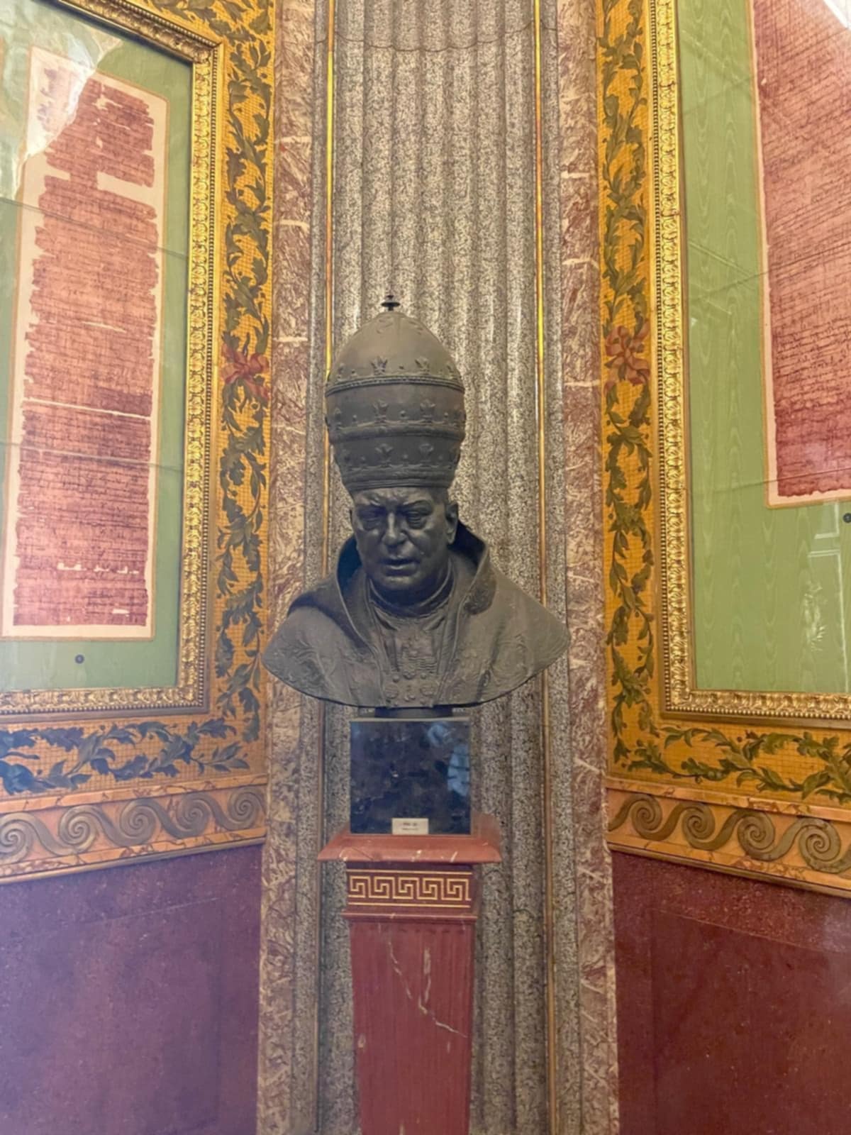 Salle Papyrus buste pape musées du Vatican