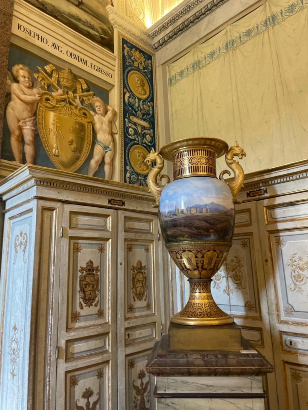 Galerie Clémentine vase musées du Vatican