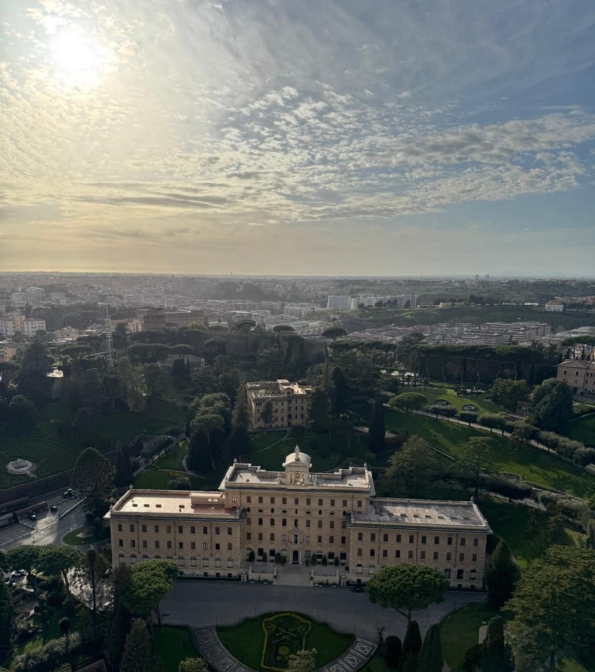 Palais du Gouvernorat du Vatican vu de la coupole de la basilique Saint-Pierre