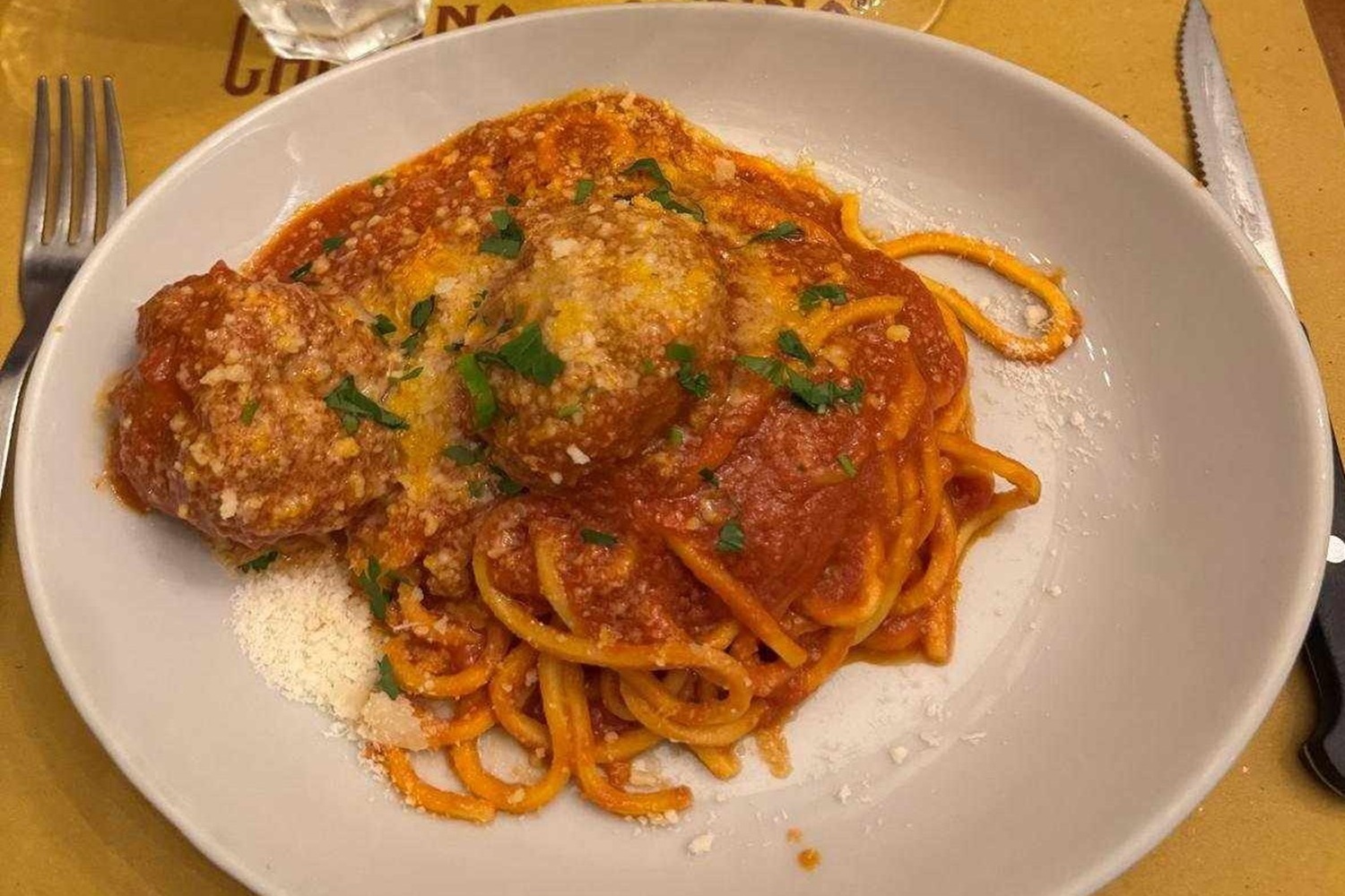 Tonarelli aux boulettes de viande à Cantina e cucina