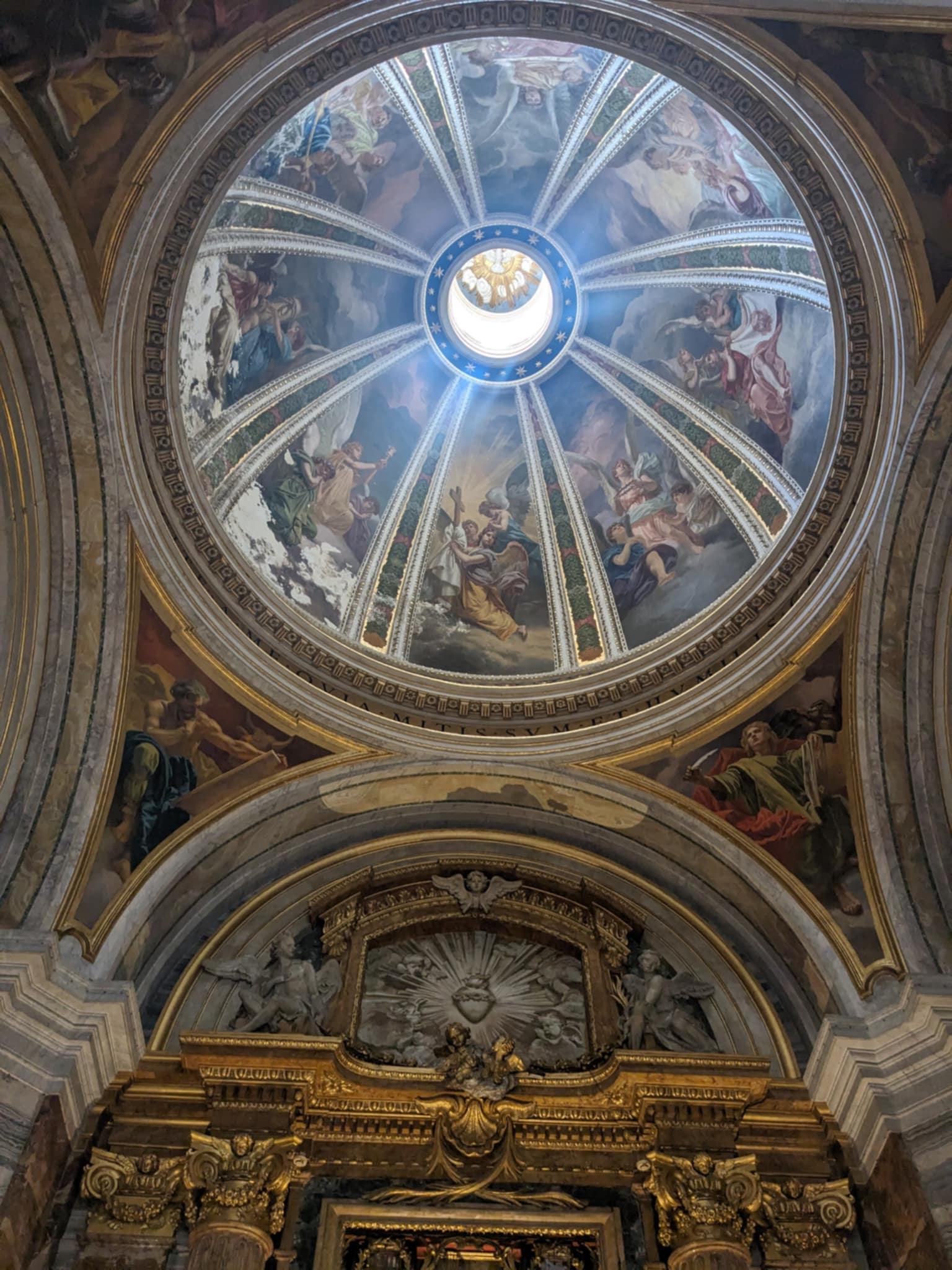 L'église Saint Ignace de Loyola dôme intérieur