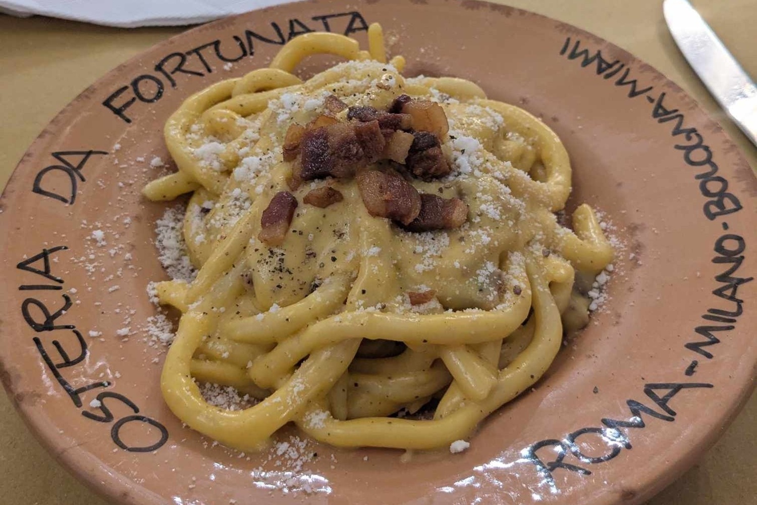 Pâtes à la carbonara à Osteria da Fortunata