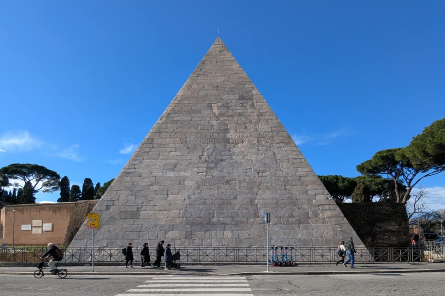 Pyramide de Cestius