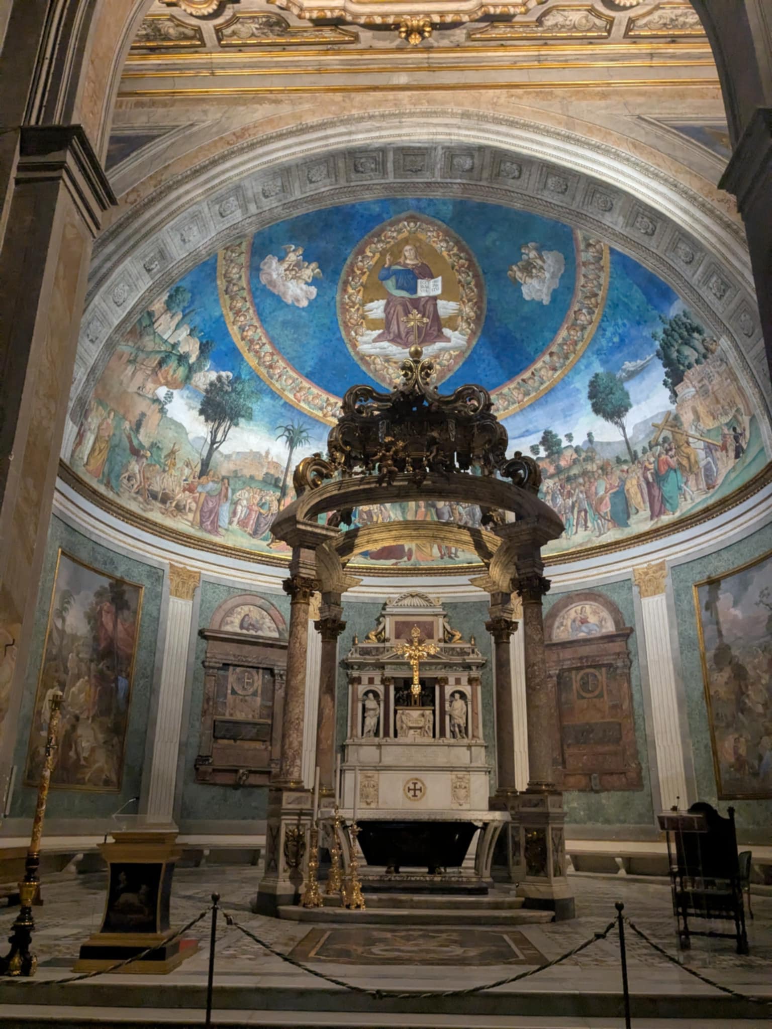 Baldaquin de la basilique Sainte-Croix-de-Jérusalem