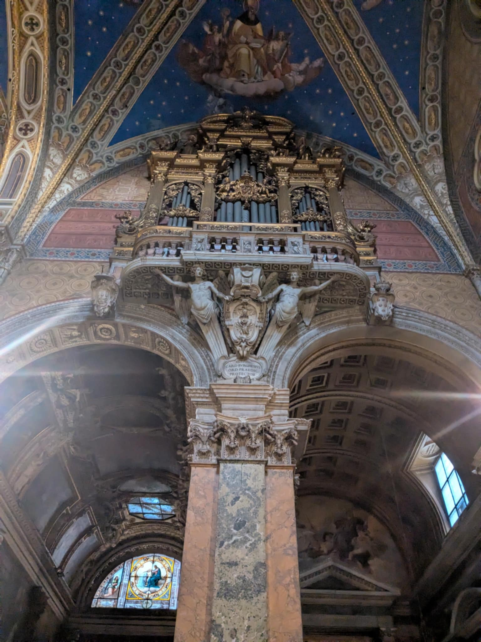 Bel élément de décoration dans l'église Santa Maria Sopra Minerva