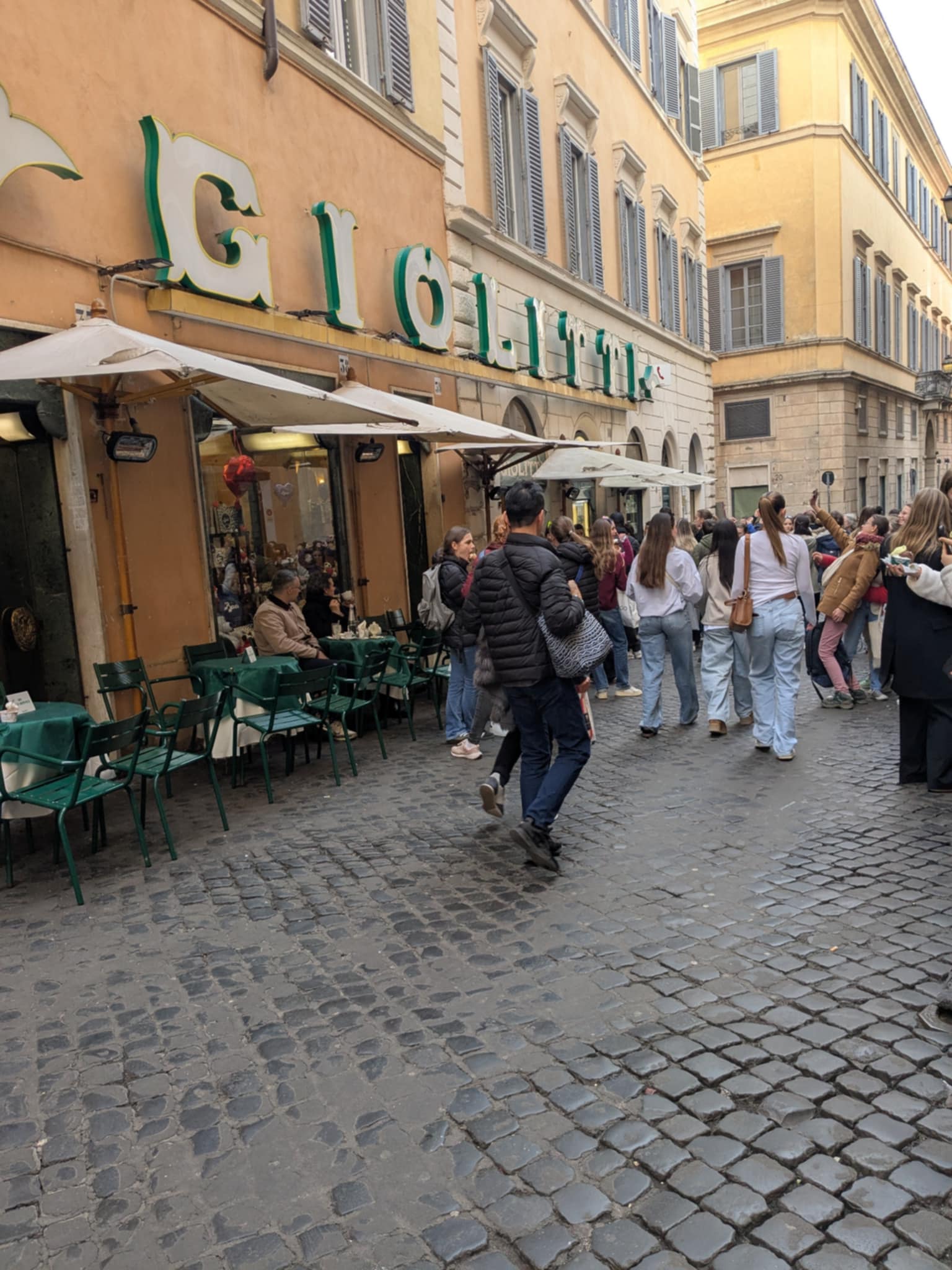 Giolitti devanture de l'enseigne