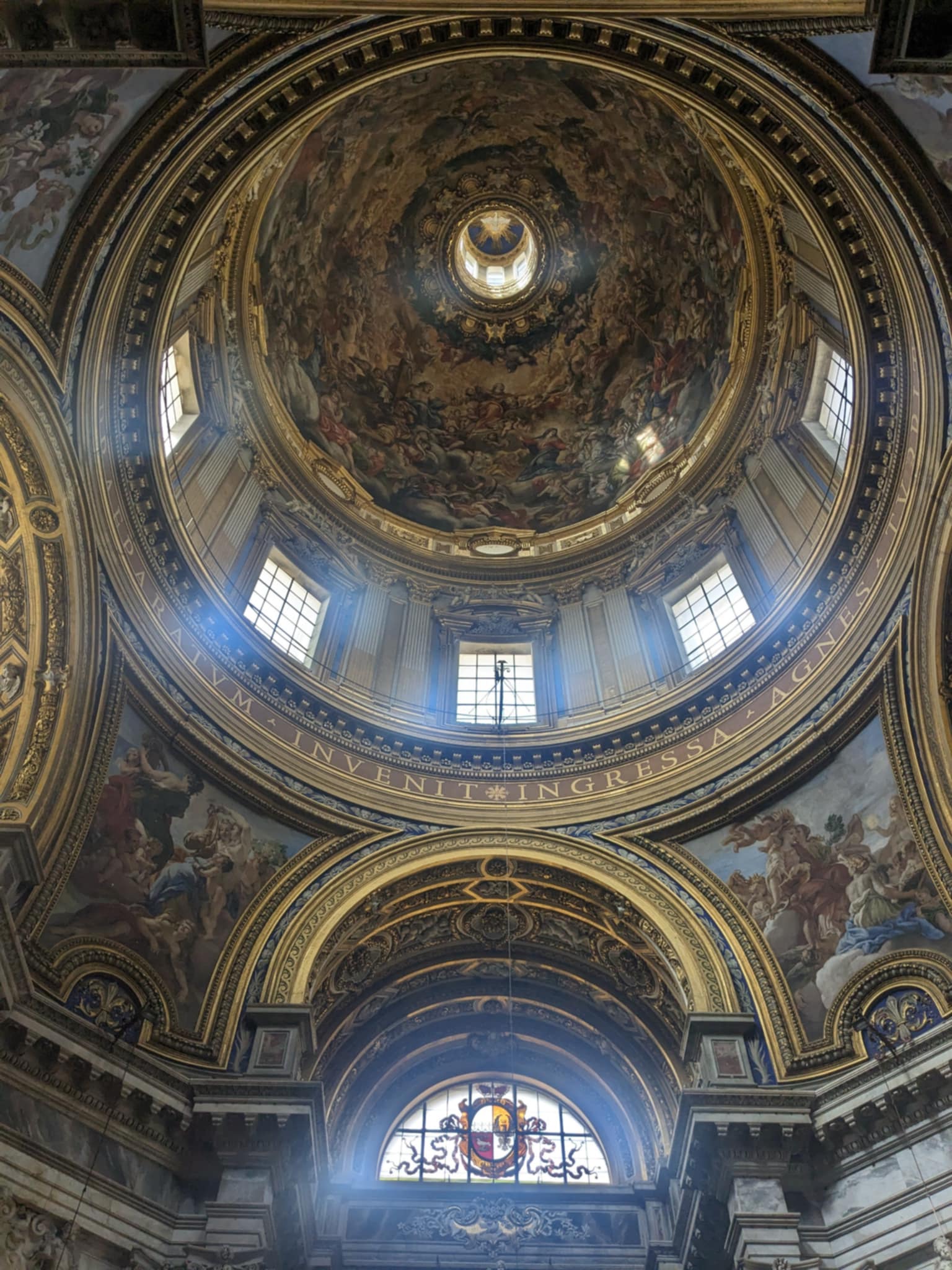 Intérieur de l'église Sainte Agnès en Agone sur la place Navone