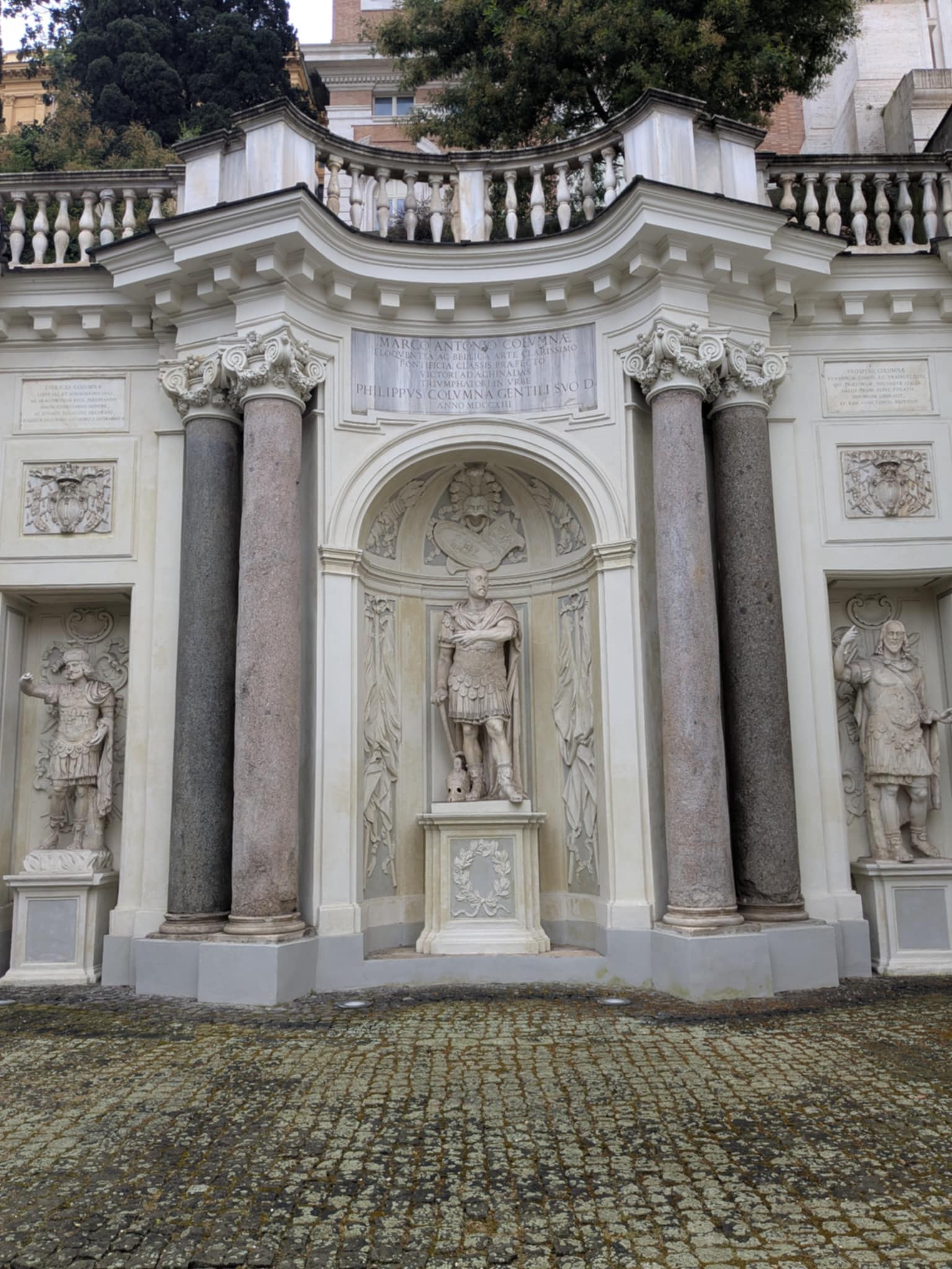 Statue dans le jardin de la galerie Colonna