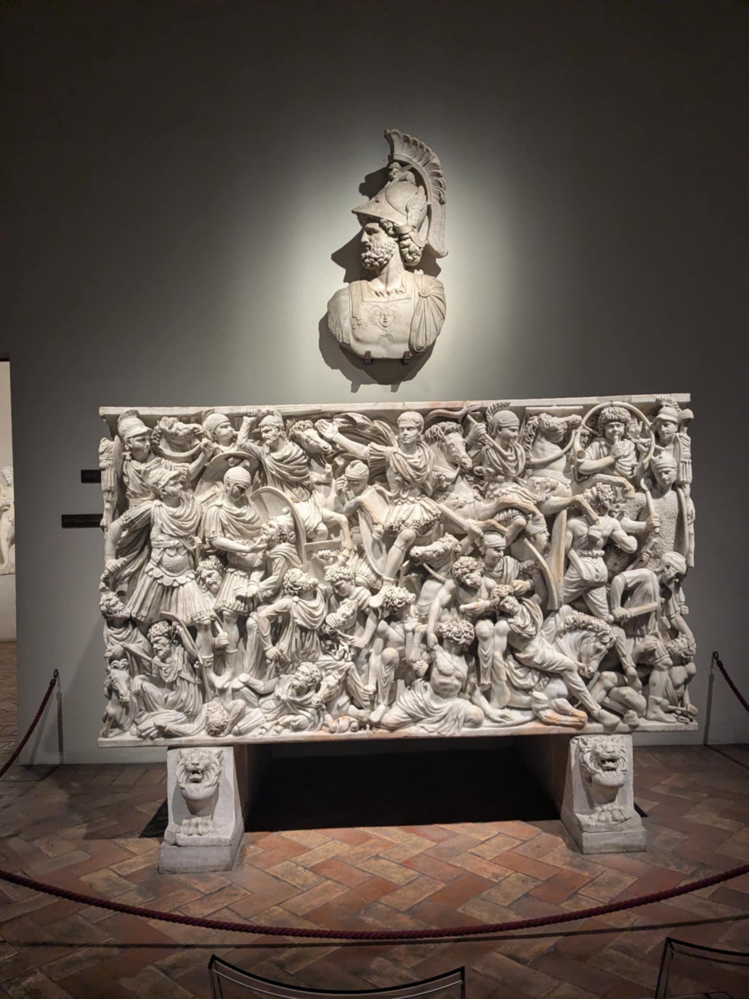 Tombe dans le palais Altemps