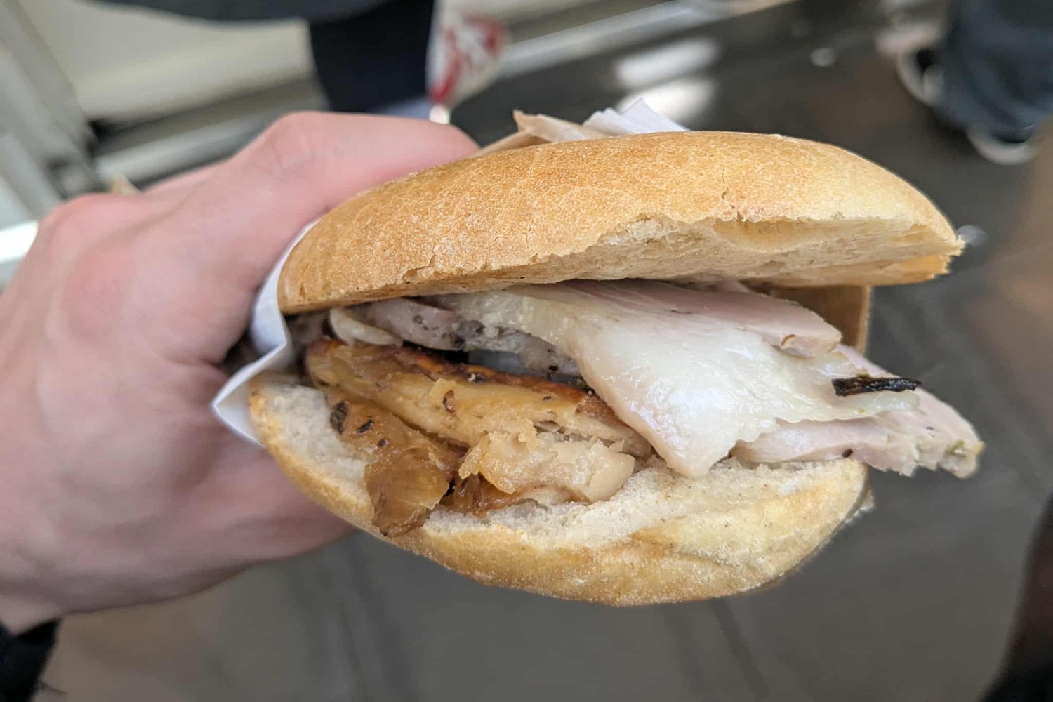 Sandwich porchetta au marché de Testaccio