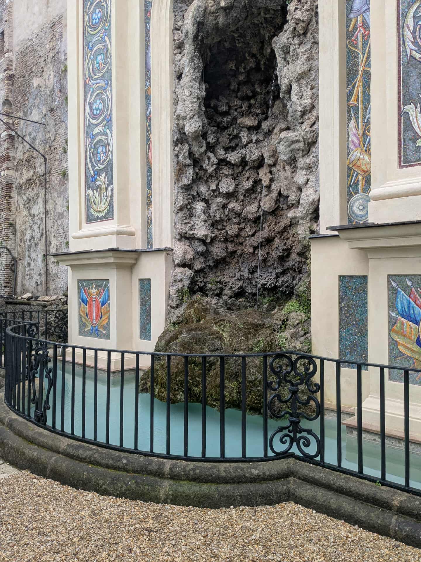 Fontaine du jardin de la galerie Colonna