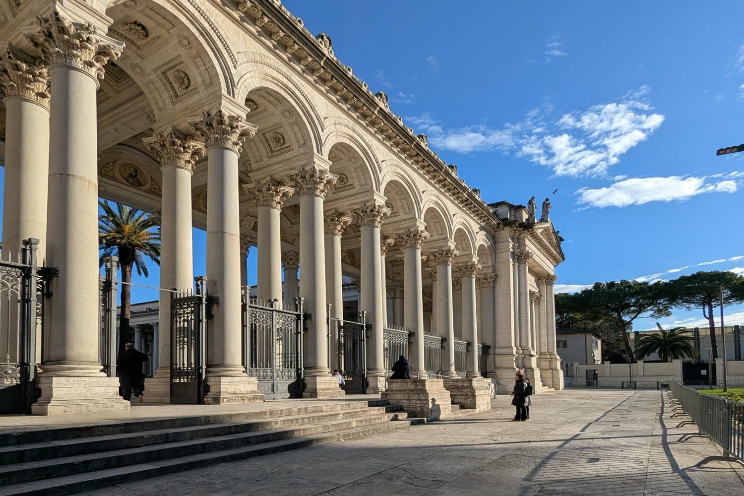 Quadriportique colonnes de la basilique Saint Paul